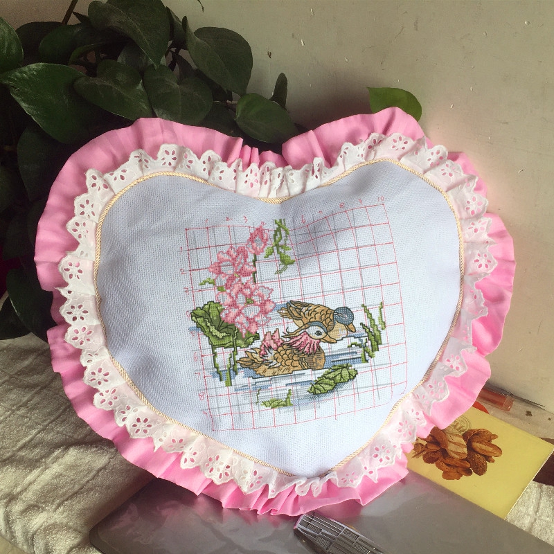 十字绣印图心形抱枕套件卡通