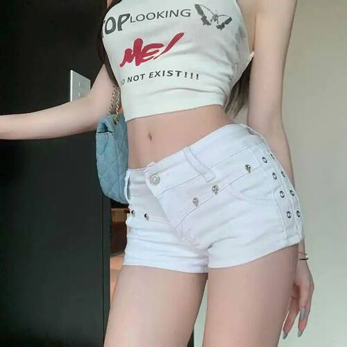 设计感白色低腰牛仔超短
