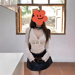 蝴蝶结V领蕾丝衫女秋冬氛围感长袖T恤性感辣妹纯欲修身打底衫上衣