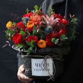 进口冬青玫瑰花篮北京同城鲜花速递爱情花束上海广州花店专人送