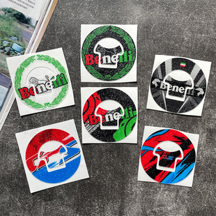 适用贝纳利金鹏TRK552X红宝龙TNT150飓风302R摩托车改装油箱盖贴