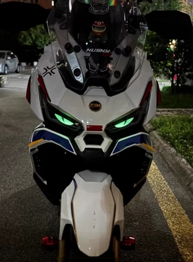 适用三阳哈士奇150ADV车头改装无牙仔小恶魔眼睛立体夜光猫眼贴纸