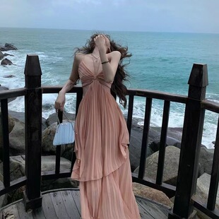 性感纯欲风不规则露腰显瘦吊带连衣裙女三亚海边度假拍照 法式