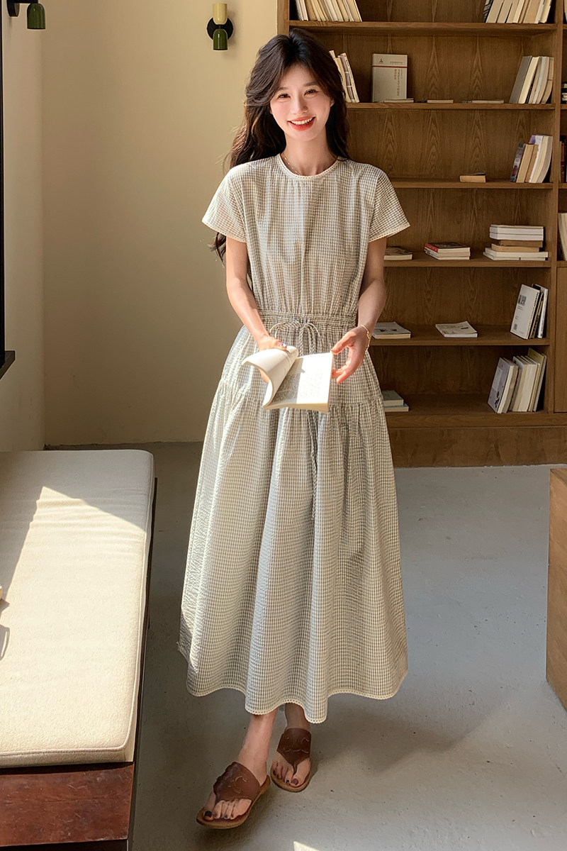 文艺范浅灰色格纹连衣裙女2025夏新款法式休闲减龄甜美收腰A字裙,女装连衣裙,2C326
