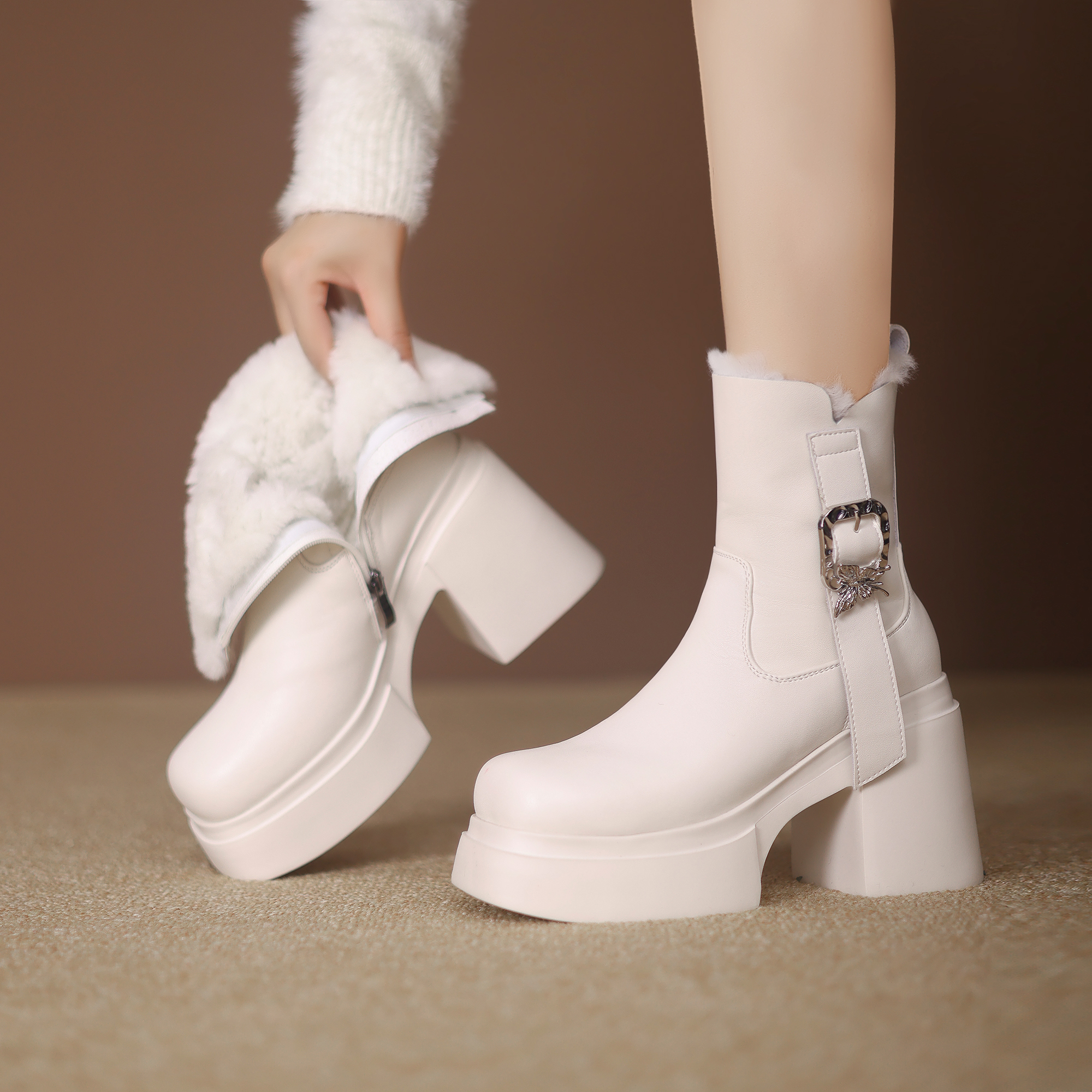 小个子厚底羊皮毛一体雪地靴