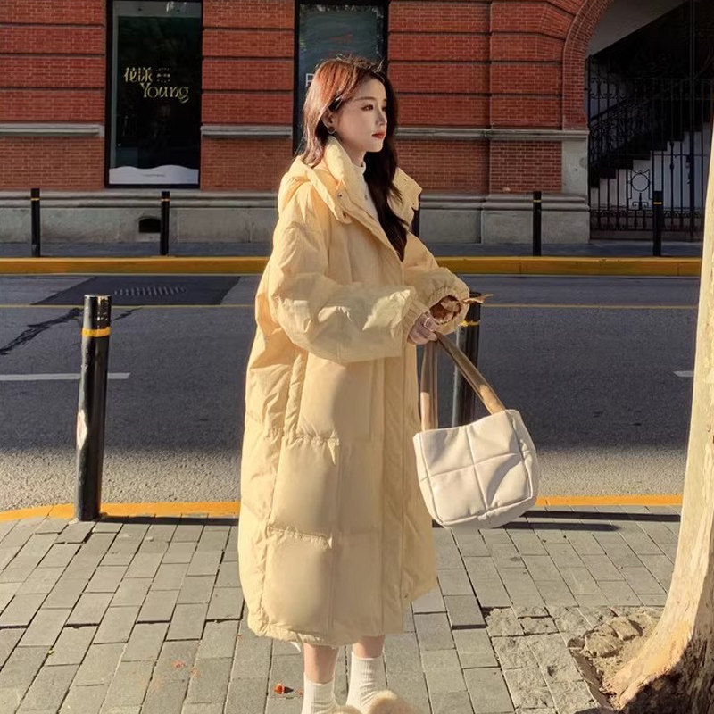 羽绒服女淡黄色中长款2025冬季新款连帽加厚过膝小个子外套