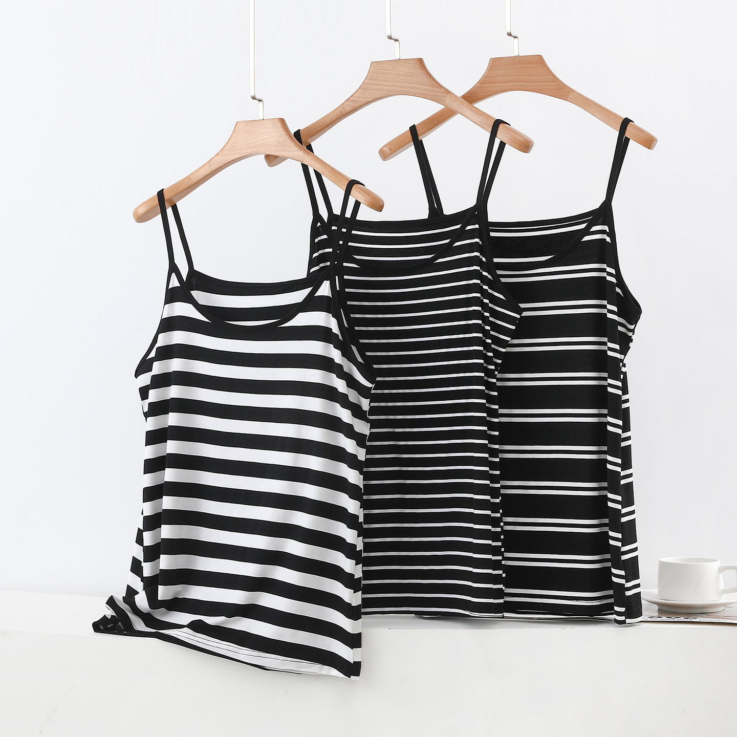 黑白条纹吊带背心女2026年夏季新款薄款莫代尔内搭大码显瘦打底衫