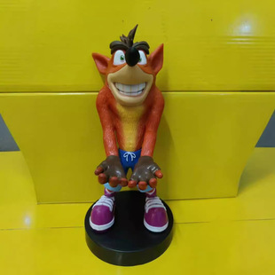 First 4 Figures 9寸 古惑狼 游戏手柄 游戏周边 模型盒装手办