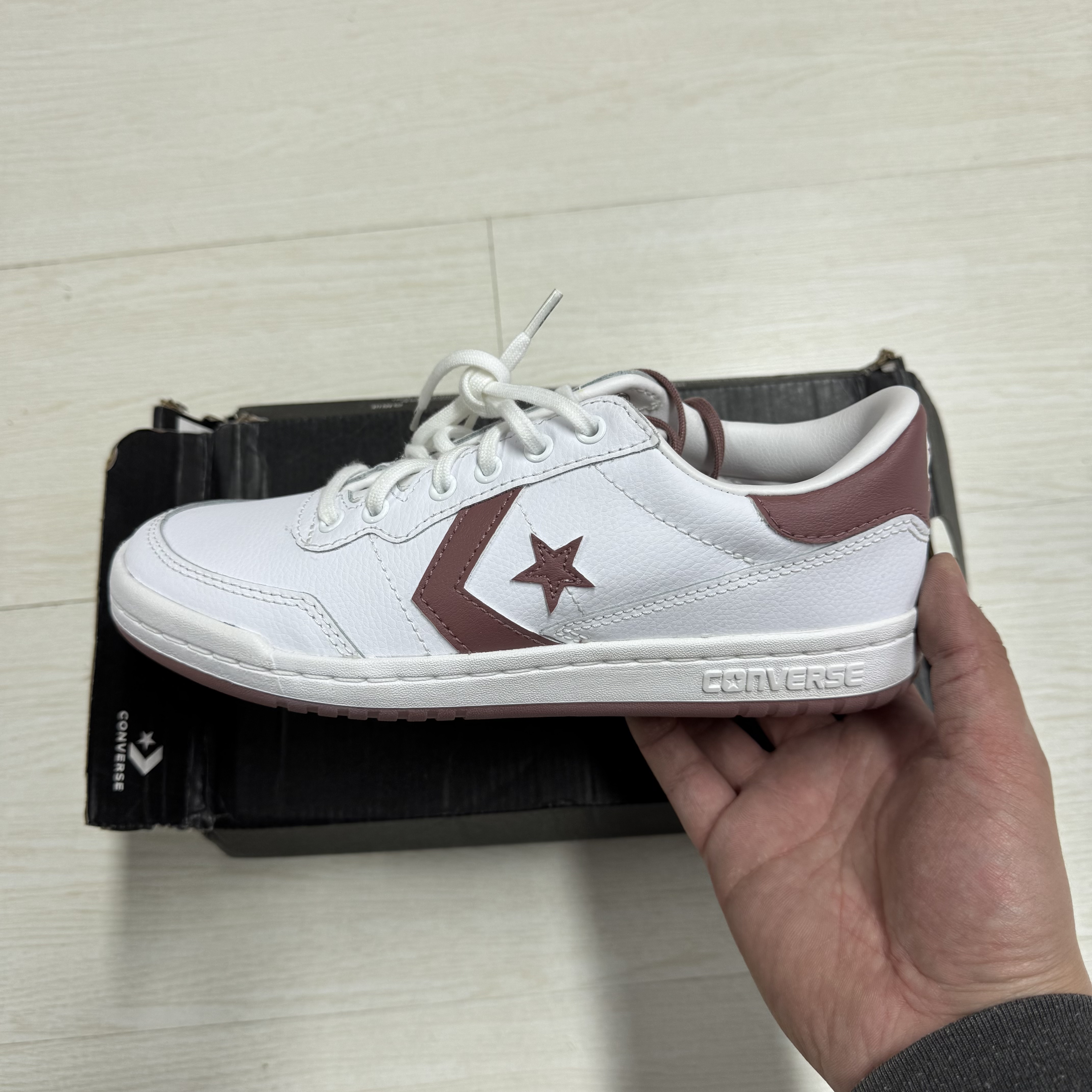 Converse 舒适时尚防滑耐磨中帮生活休闲鞋男女同款白色A11095C