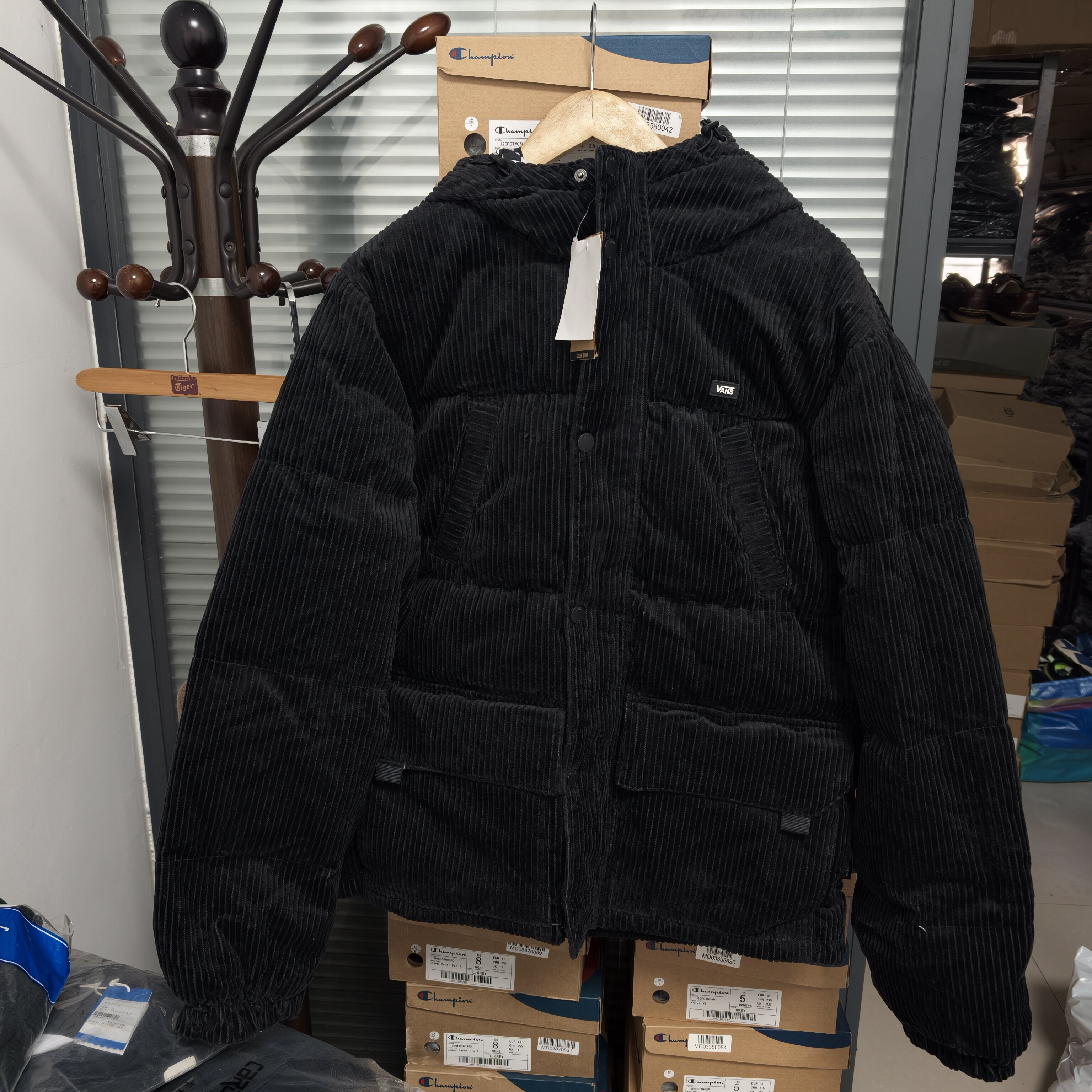 Vans 黑色男士鹅绒保暖连帽单排扣时尚百搭休闲舒适羽绒服