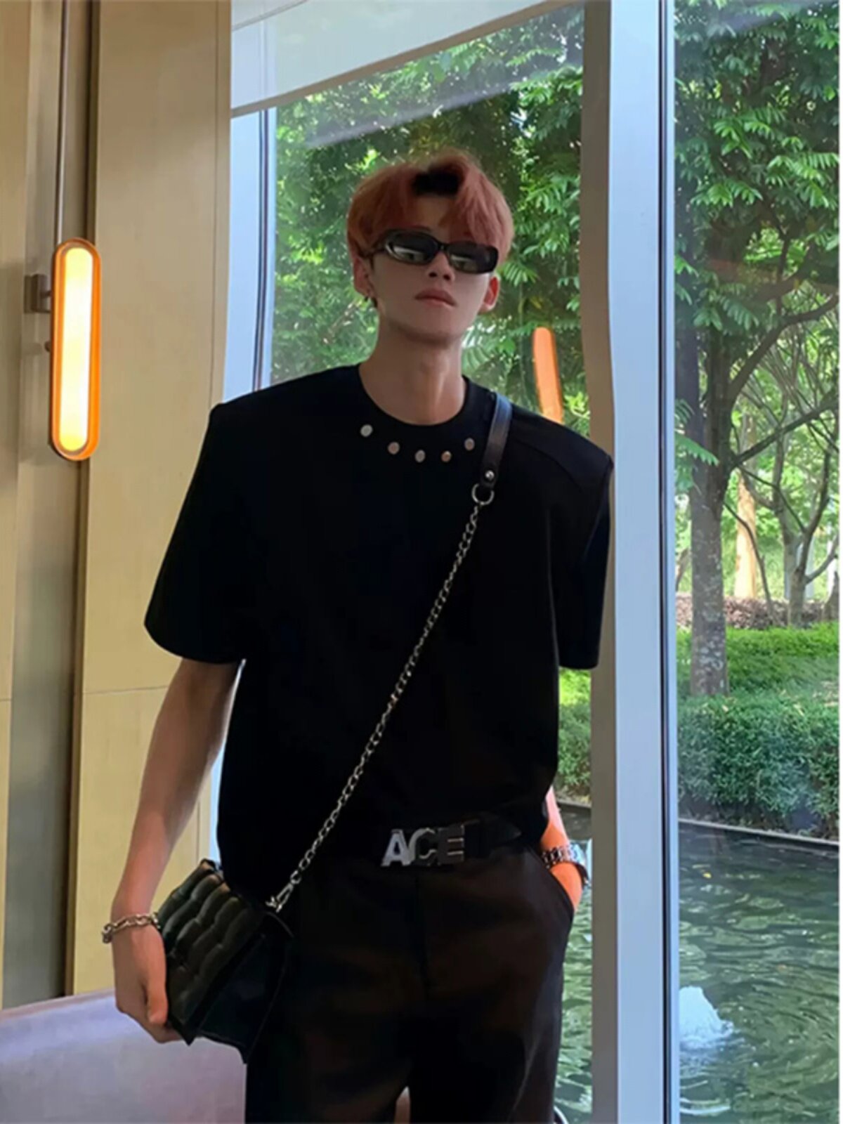 하이 엔드 어깨 패드 티셔츠 틈새 디자인 메탈릭 장식 반팔 오버 사이즈 헤어 스타일리스트 트렌디 브랜드 남성 여름 착용