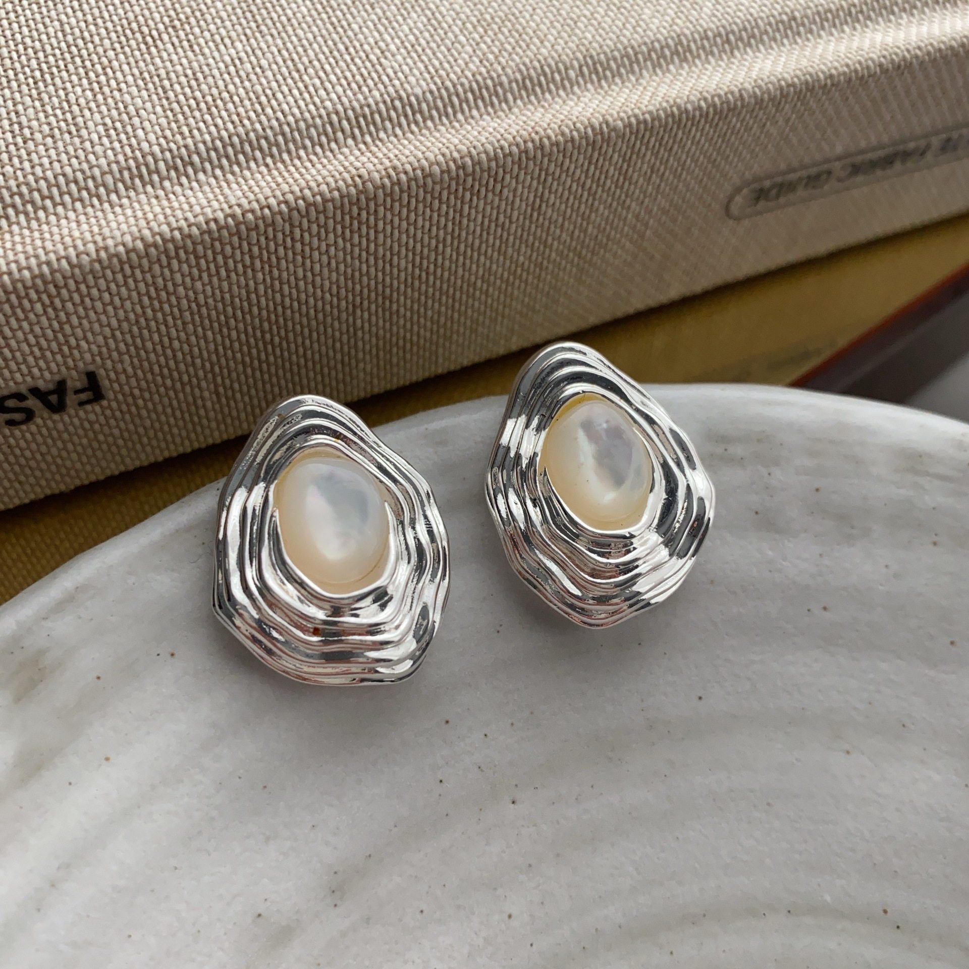 复古简约小众螺纹形轻奢时尚气质耳钉中古风个性潮流水波纹女耳饰,饰品/流行首饰/时尚饰品新,耳环,淘宝优惠券,粉丝福利购,淘宝优惠卷