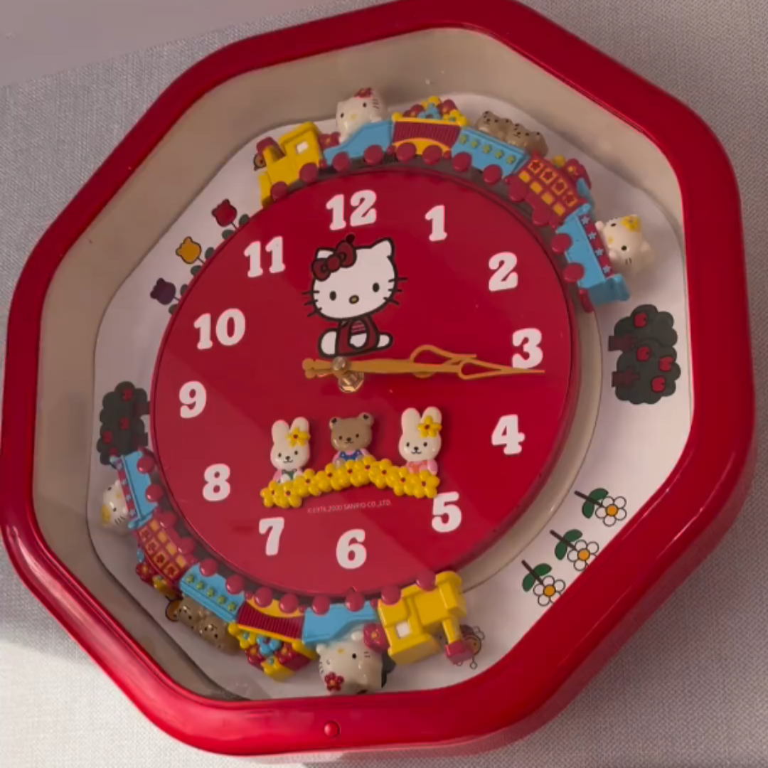 HelloKitty小火车挂钟家用静音时钟客厅房间装饰钟表闹钟新年礼物