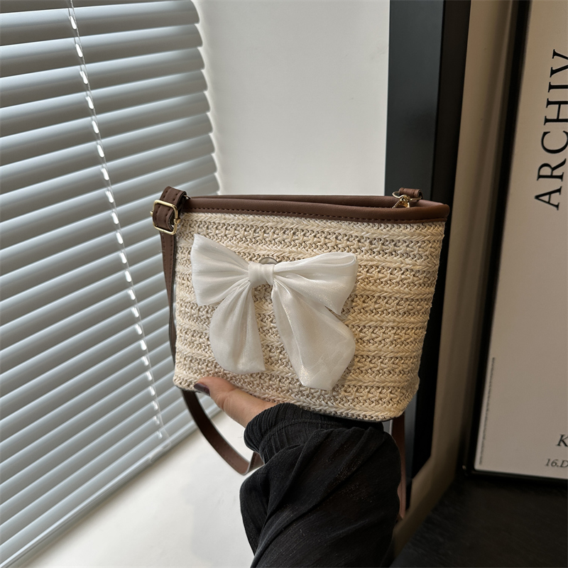 文艺森系百搭2024新款草编包包
