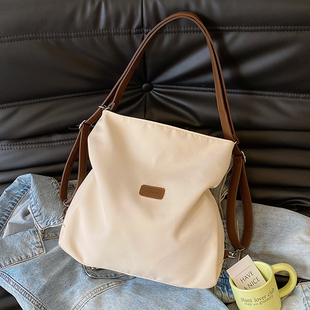 学生上课帆布包包女2023新款 大容量双肩包通勤单肩腋下托特包 秋季