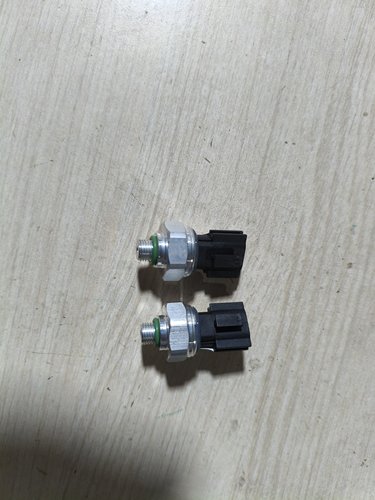 适用于天籁骐达颐达轩逸骊威逍客奇骏空调压力开关阀传感器原装