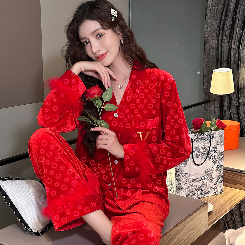 柔纳雅2024新款金丝绒睡衣套装