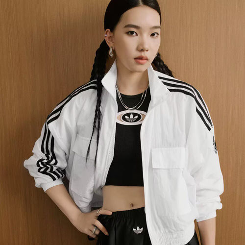 8512梭织运动外套女2026新款春秋休闲短款夹克