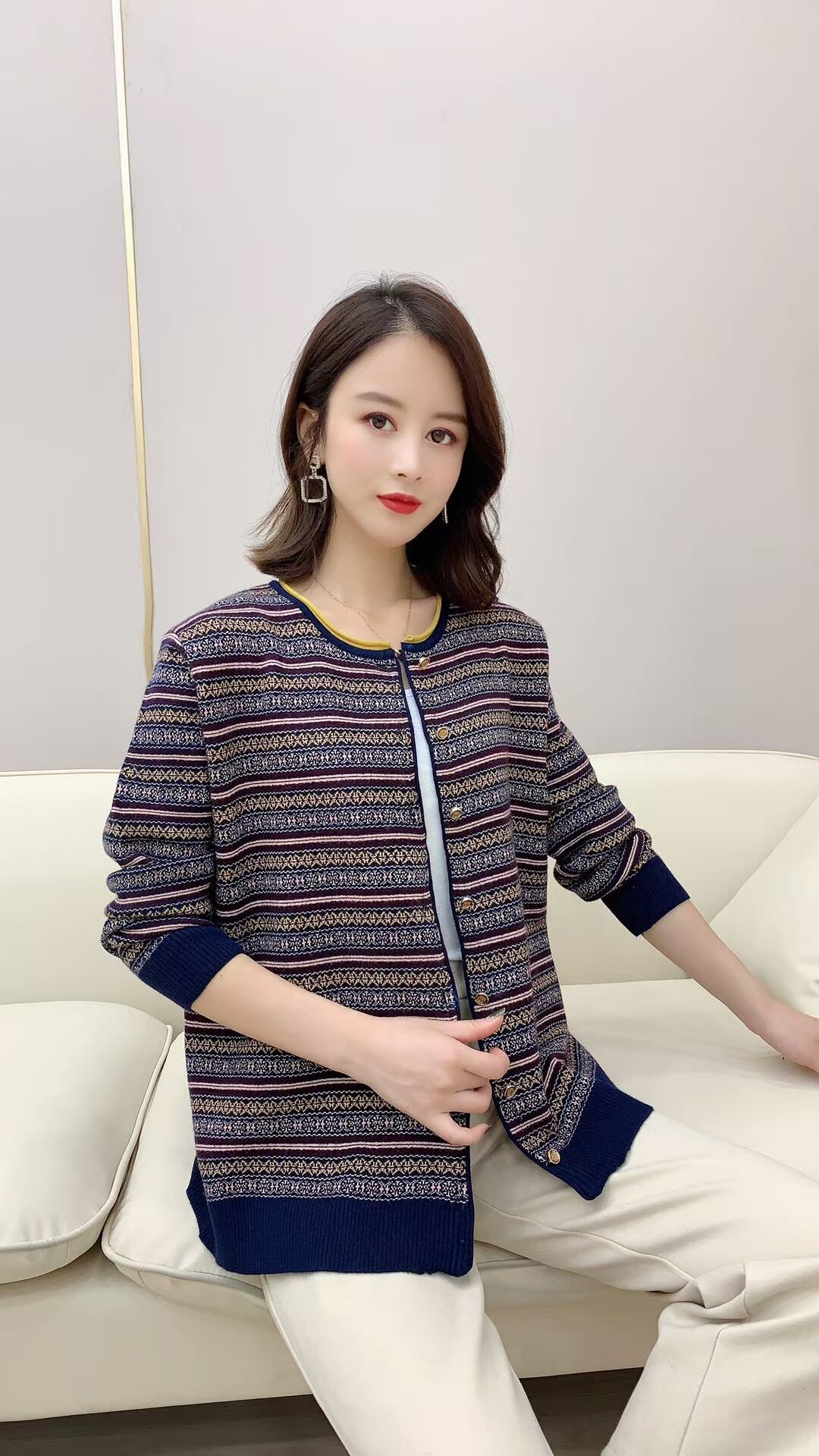 秋冬新款针织衫女宽松圆领中老年妈妈女装长袖开衫外套短款毛衣装