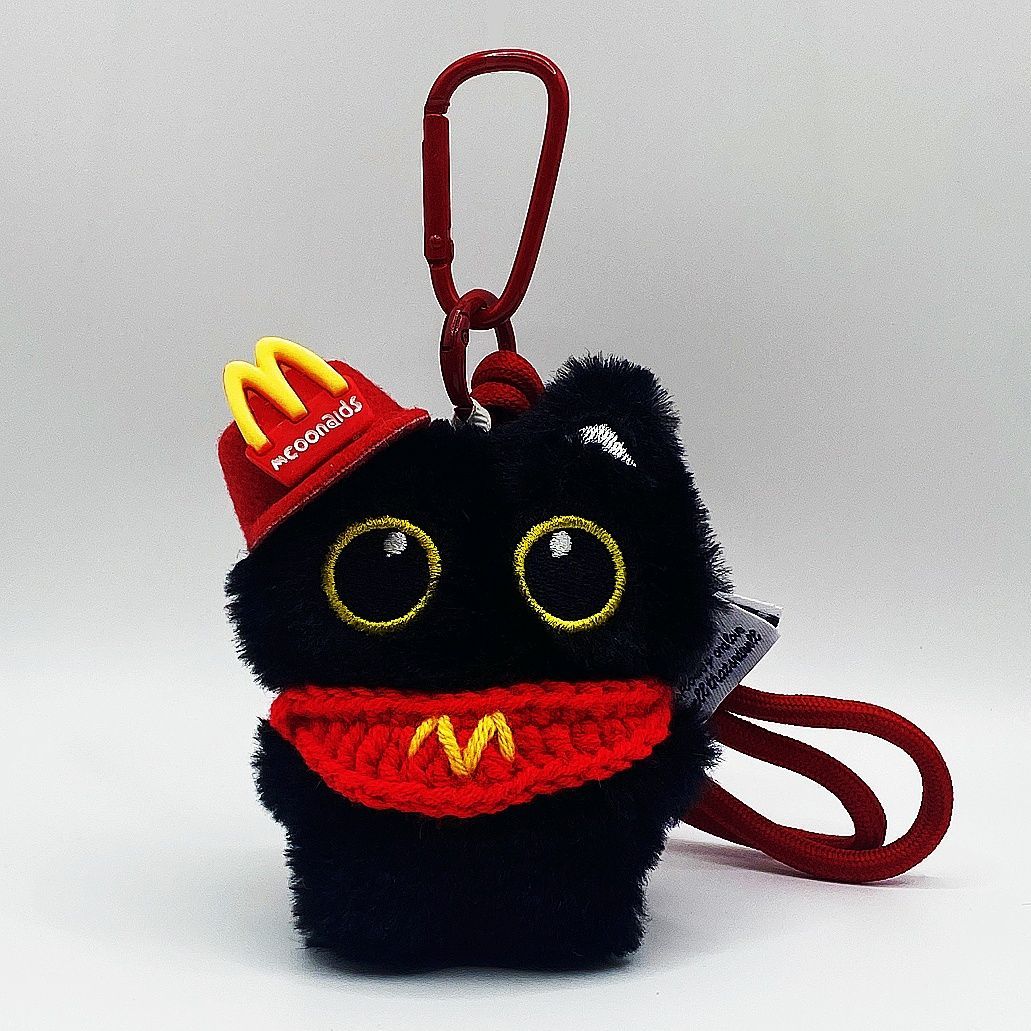可爱麦门薯条卡通毛绒小黑猫围兜挂件多巴胺口水巾挂饰钥匙扣网红