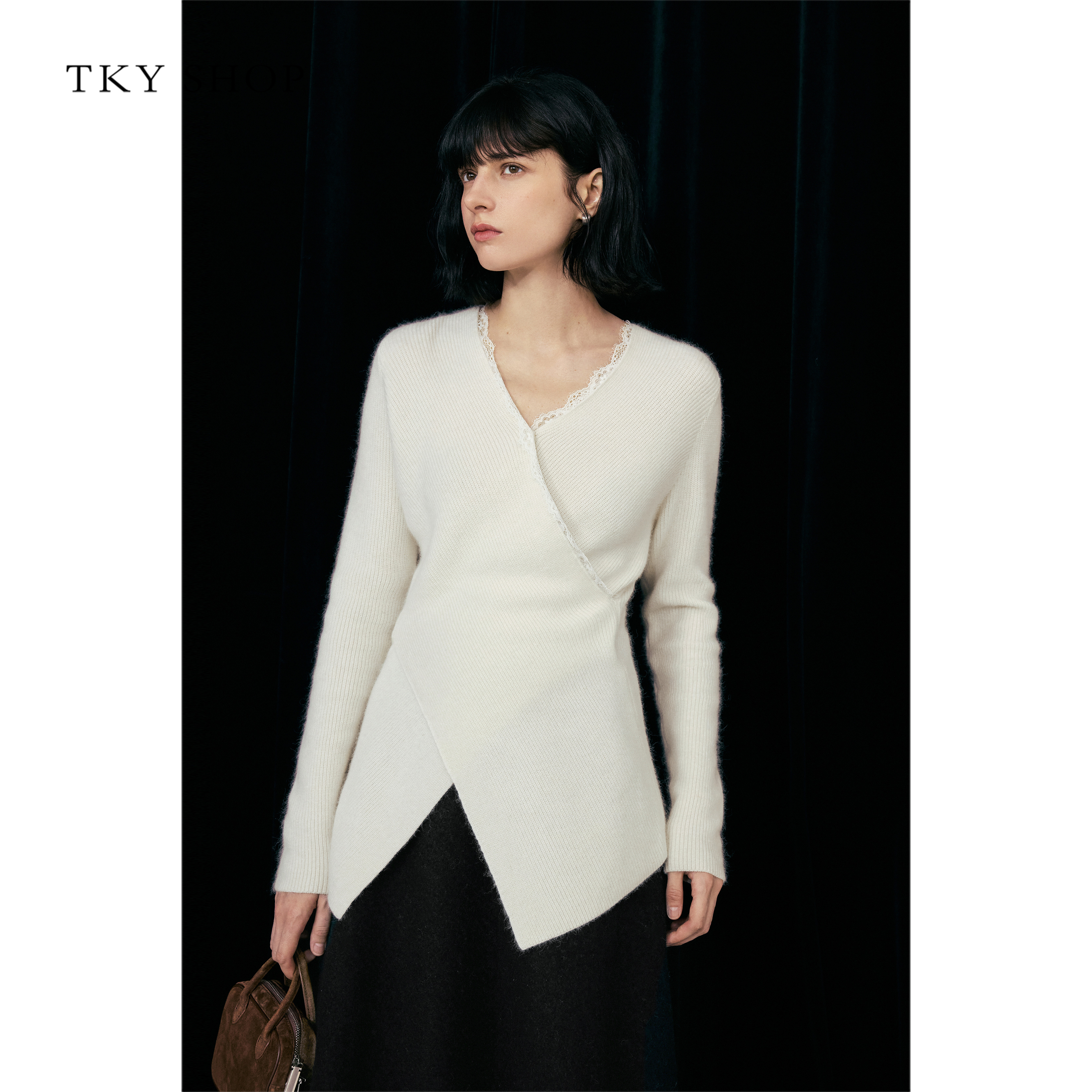 TKYSHOP蕾丝边V领毛套衫