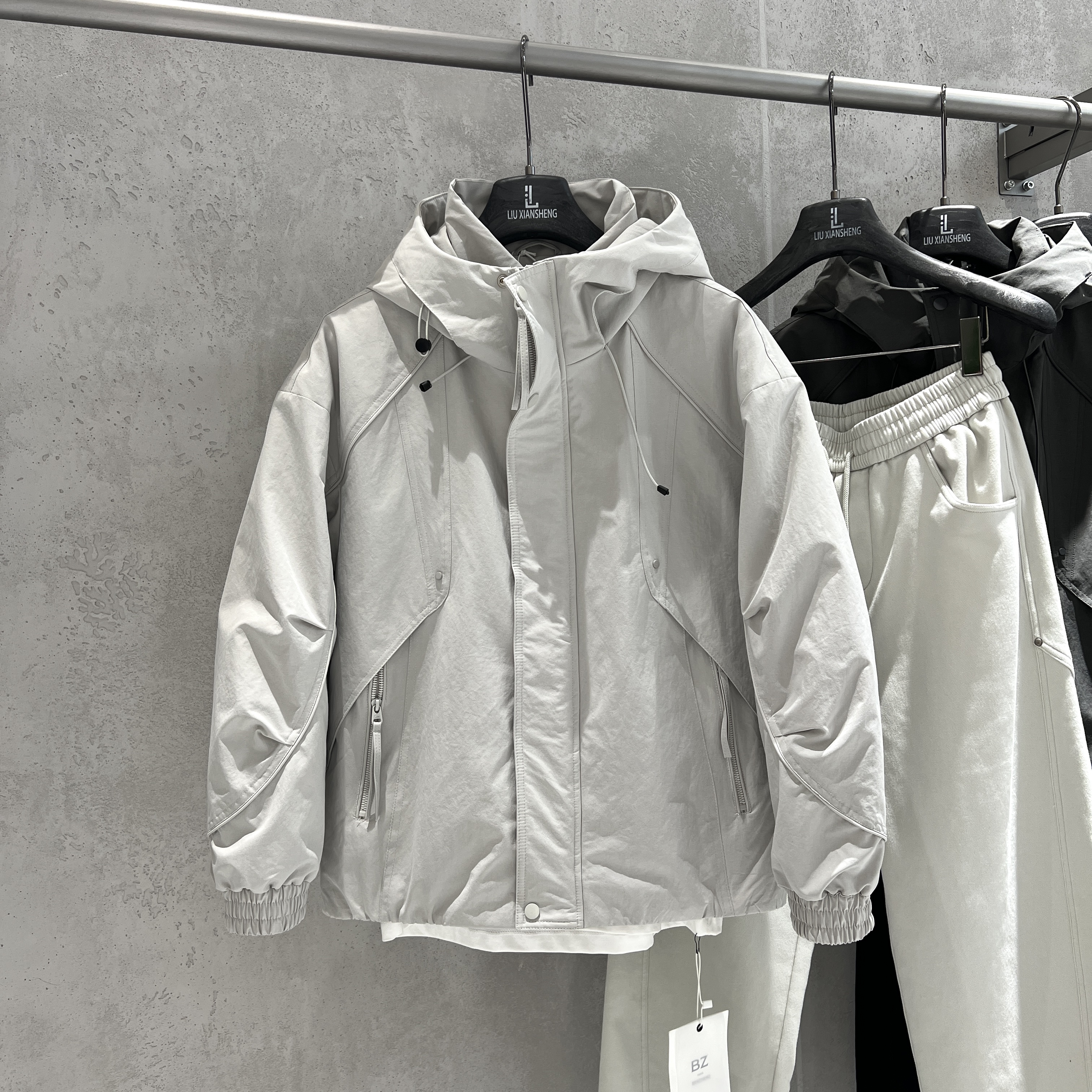 户外加棉冲锋衣男时尚连帽夹克男秋季新款宽松休闲青年夹棉外套男