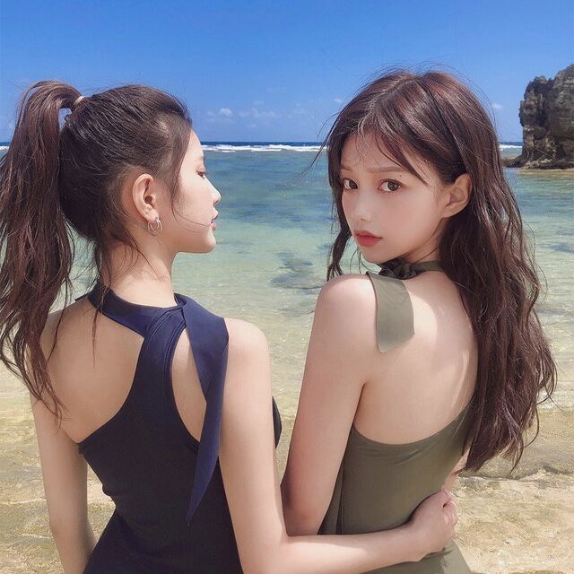 韩国2019新款ins风女性感挂脖连体满200.00元可用122元优惠券