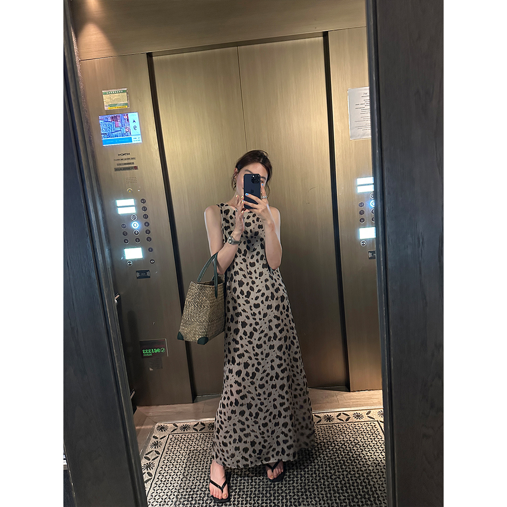 YANGLE_连衣裙女2025新款夏季温柔气质苎麻度假旅游豹纹无袖长裙