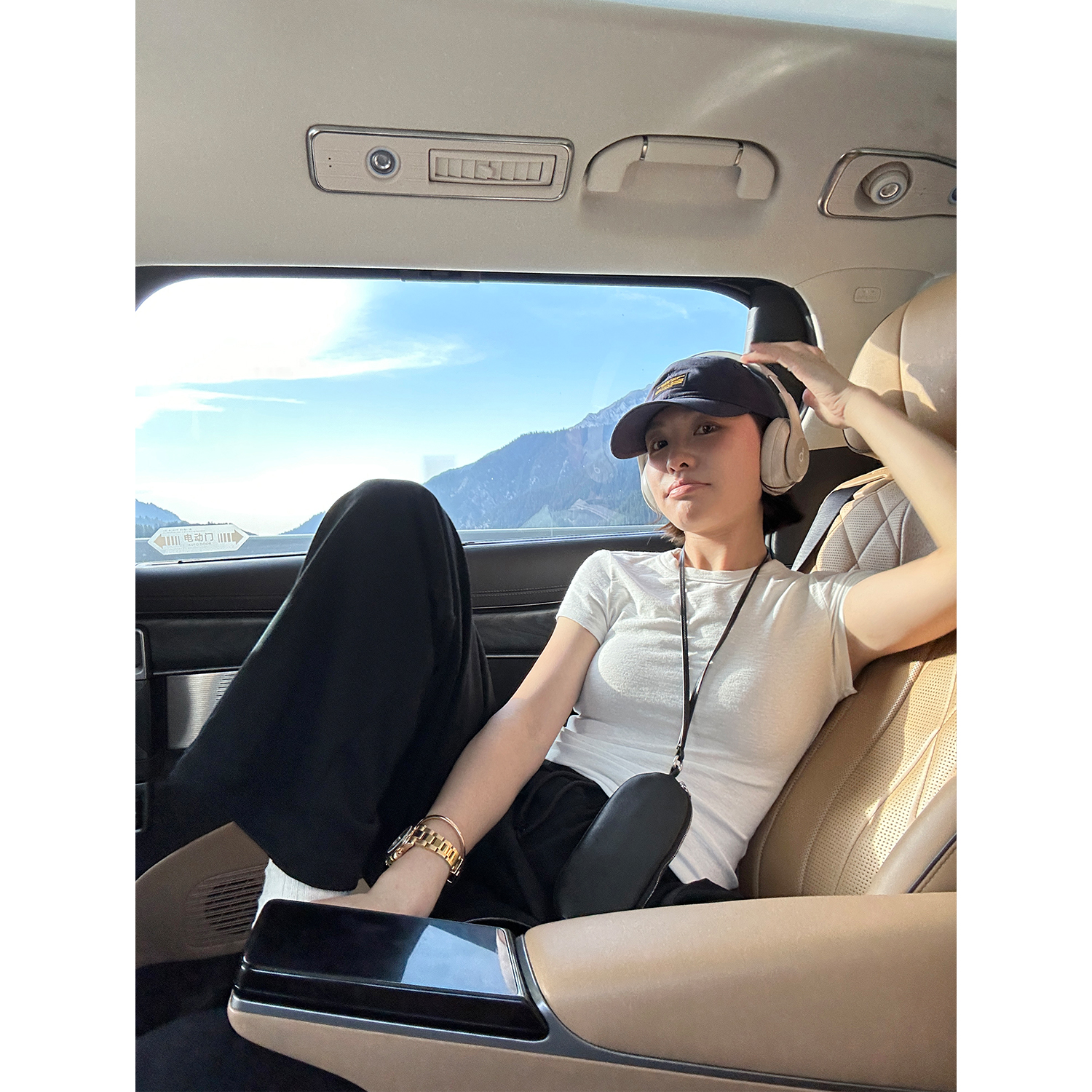 YANGLE_正肩短袖女t恤2025年早秋新款内搭修身显瘦天丝棉白色上衣