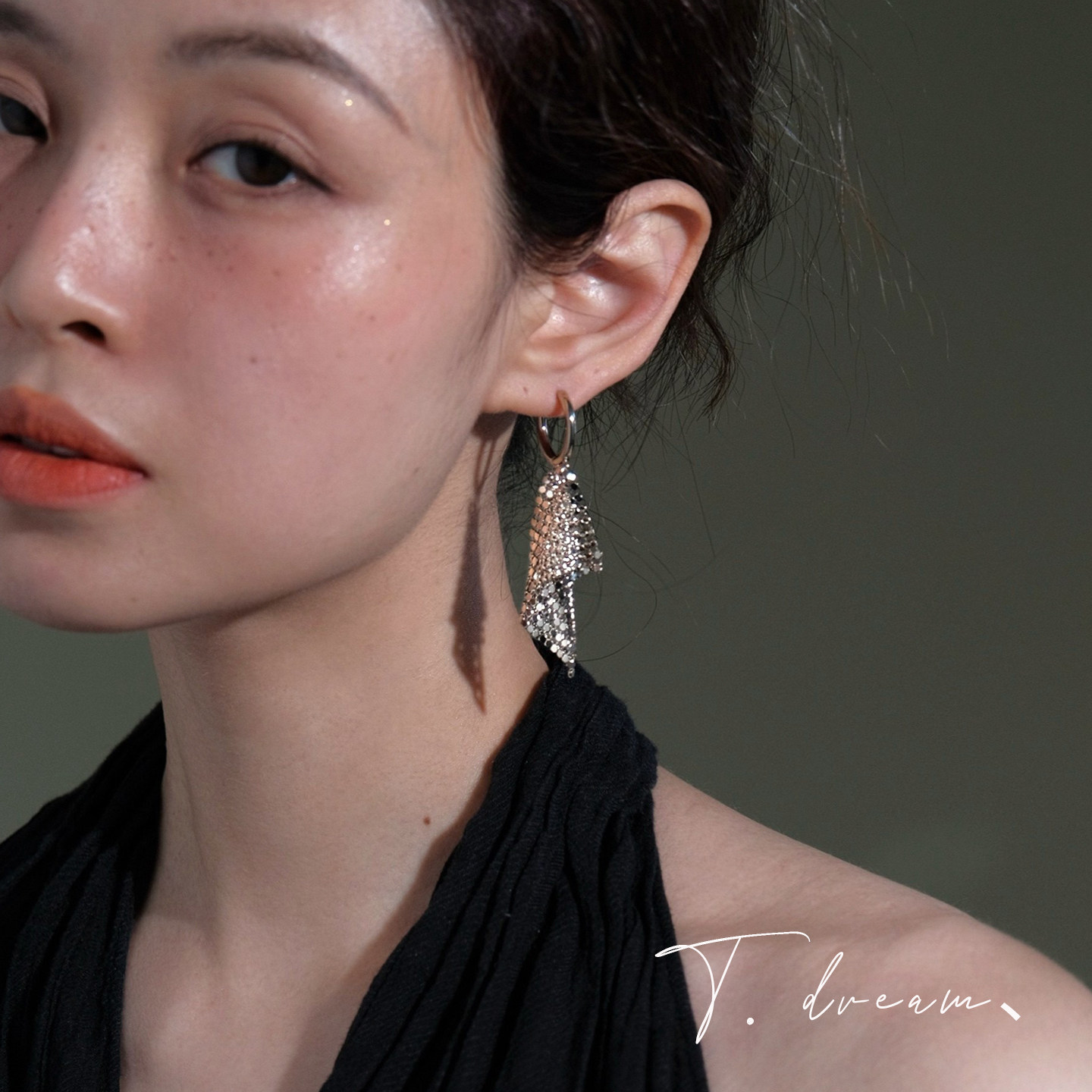 《烟火的季节》时髦亮片耳环女小众设计高级感耳饰耳钉2026新款,饰品/流行首饰/时尚饰品新,耳环,淘宝优惠券,粉丝福利购,淘宝优惠卷