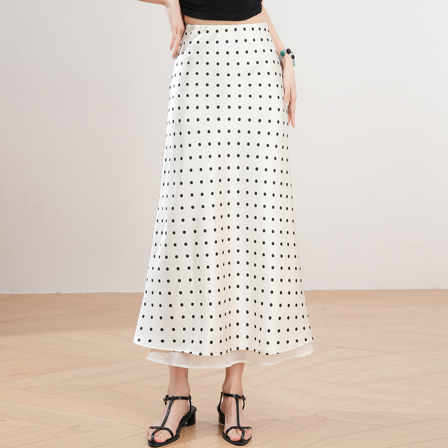 白色波点半身裙女2026春夏新款醋酸缎面包臀长裙小个子复古气质裙