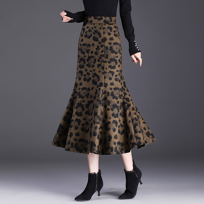 气质修身印花包臀鱼尾裙女秋冬2025新款高腰中长款半身裙子一步裙