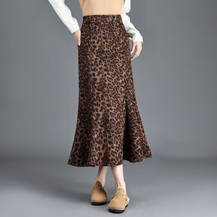 洋气豹纹鱼尾裙女修身包臀长裙2025秋季新款仿麂皮绒半身裙一步裙