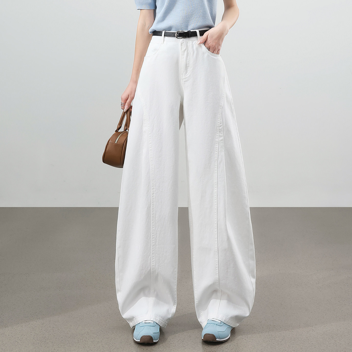 气质百搭白色弯刀阔腿牛仔裤女2026春夏新款高腰宽松显瘦拖地长裤