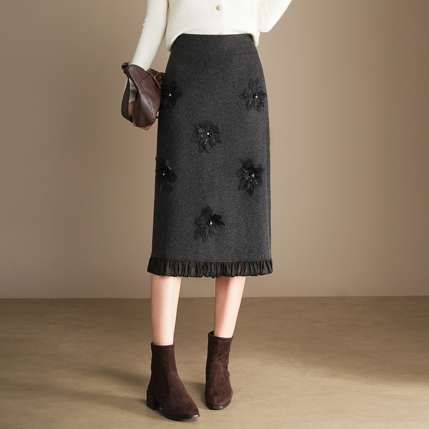 立体花朵针织半身裙女秋冬2025新款高腰显瘦中长包臀毛线裙一步裙