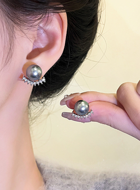 简约气质高级感银灰色珍珠耳钉女新款轻奢小众设计感小巧百搭耳环