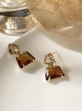 S925银针法式复古高级感香槟不规则水晶耳环2023年新款耳钉女A269