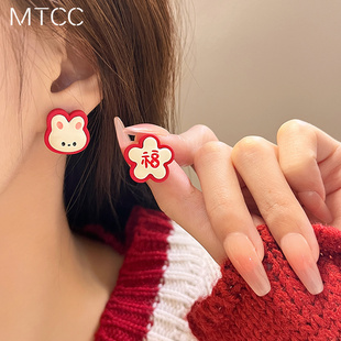 S925银针小兔子耳钉不对称设计感红色福字耳环卡通可爱耳饰女秋冬