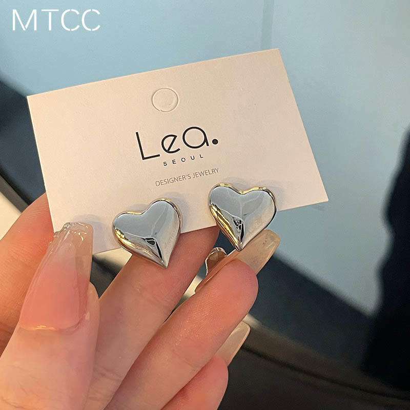 棉条虫立体金属爱心耳环女