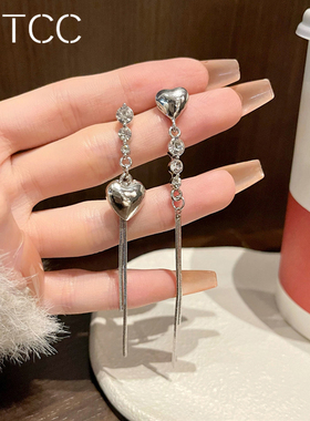 甜酷爱心不对称耳钉女生小众