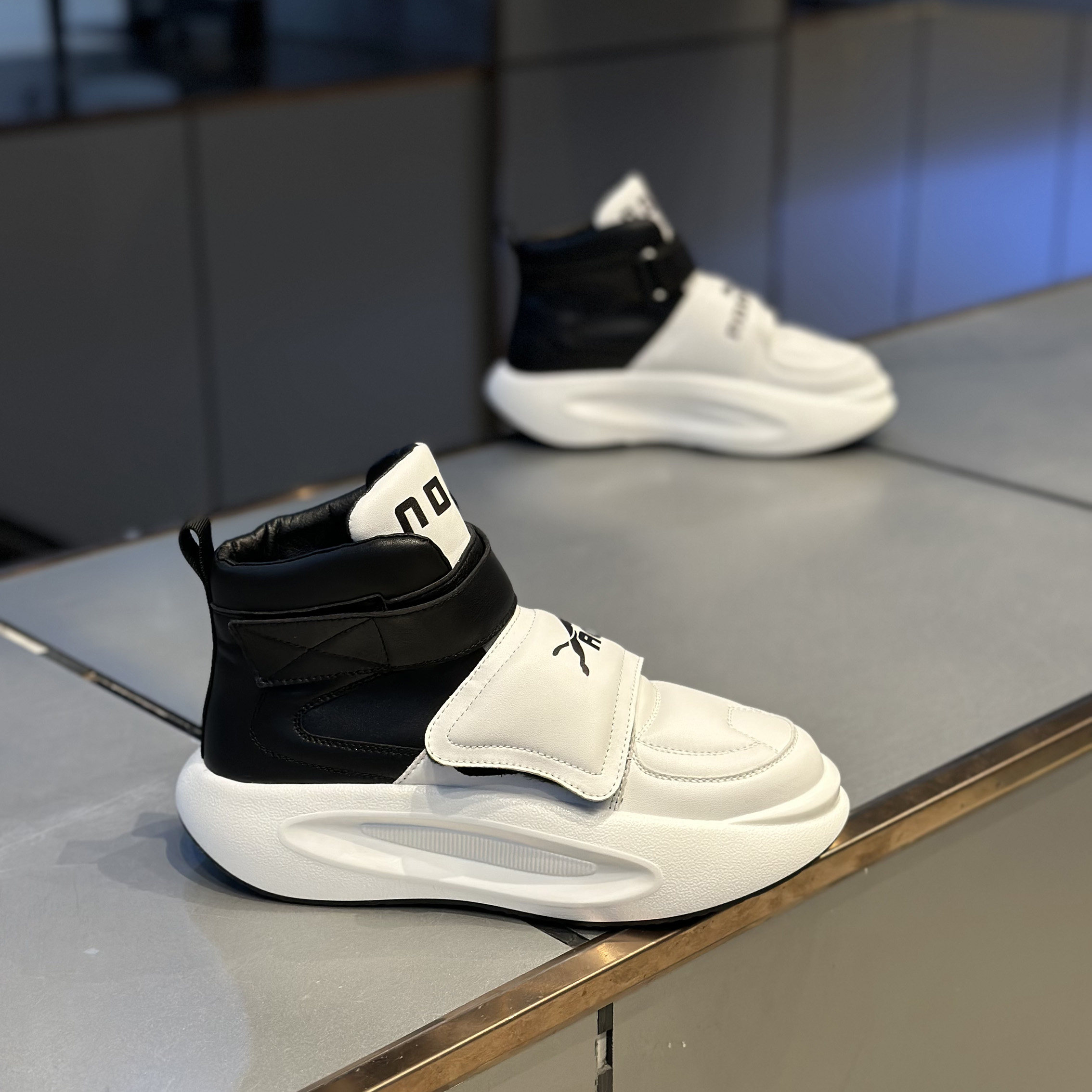 老爹鞋高帮太空漫步高弹软底面包休闲鞋加绒运动潮牌棉鞋保暖男鞋