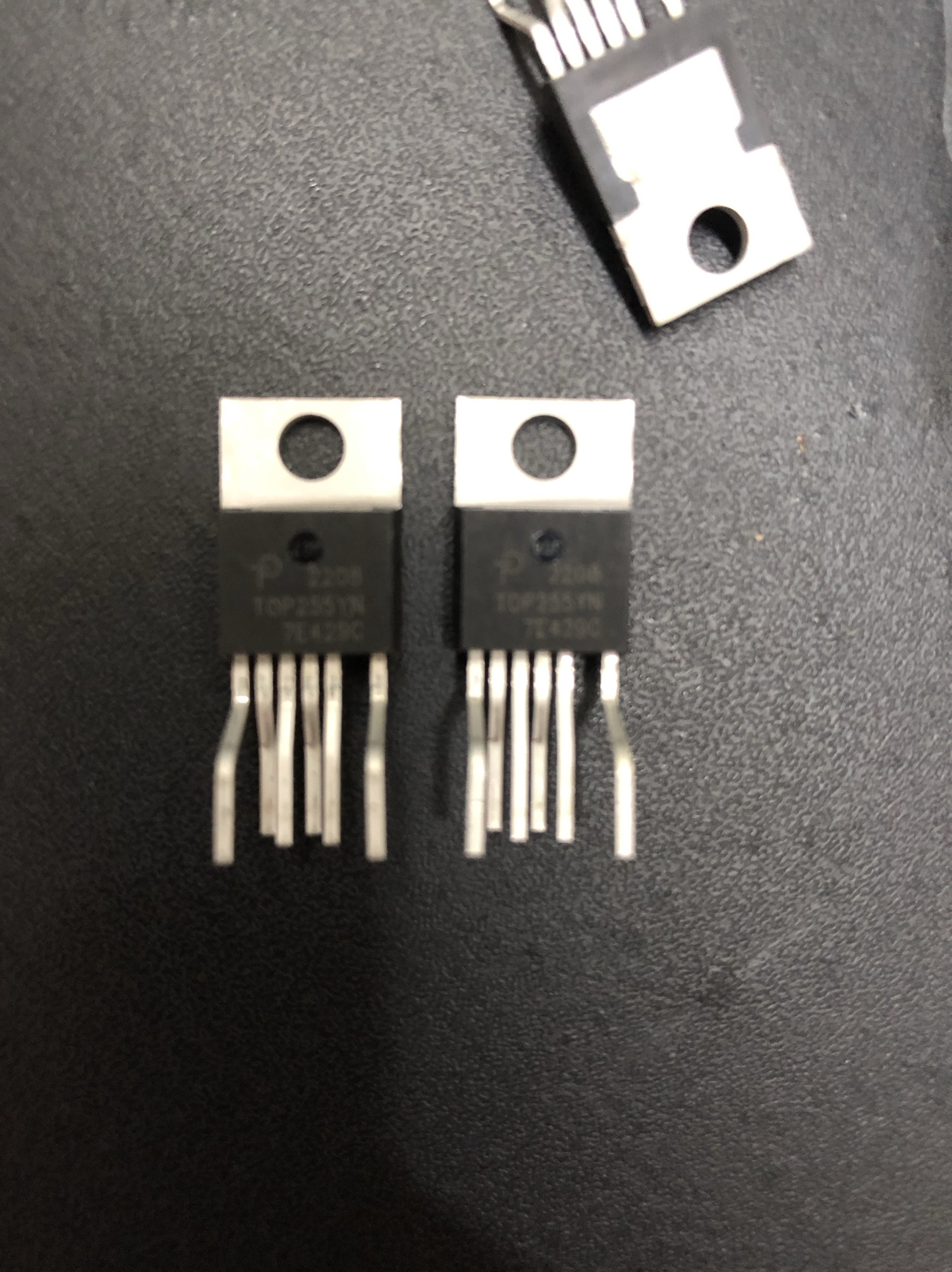 全新 TOP244YN 247YN 246 245 243 242 233 248 249 250 电源模块