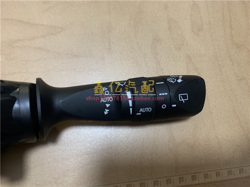 凯美瑞奕泽皇冠CHR普拉多汉兰达荣放酷路泽自动雨刮开关间歇AUTO