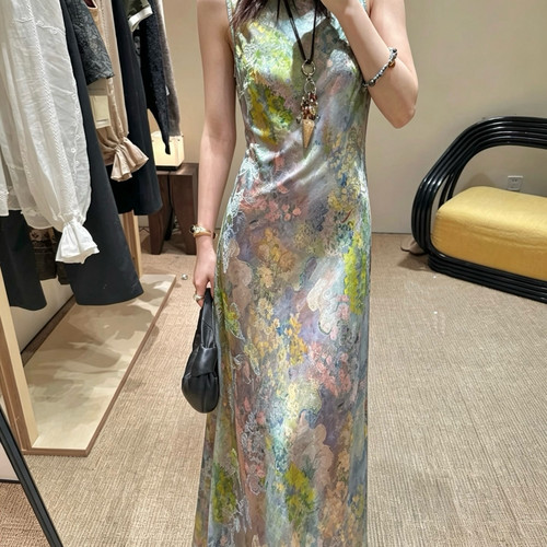 至上-26夏上新轻奢优雅唯美人丝香云纱斜裁气质连衣裙w6635