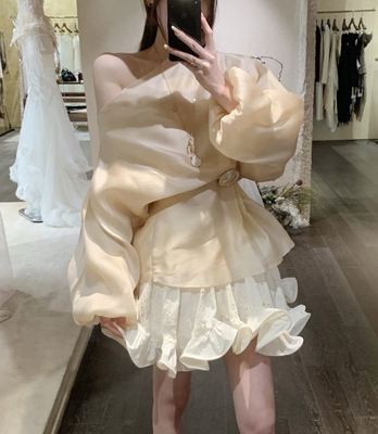 【新款】Cello  26春 裸色斜肩真丝绡缎斜肩打褶长袖上衣