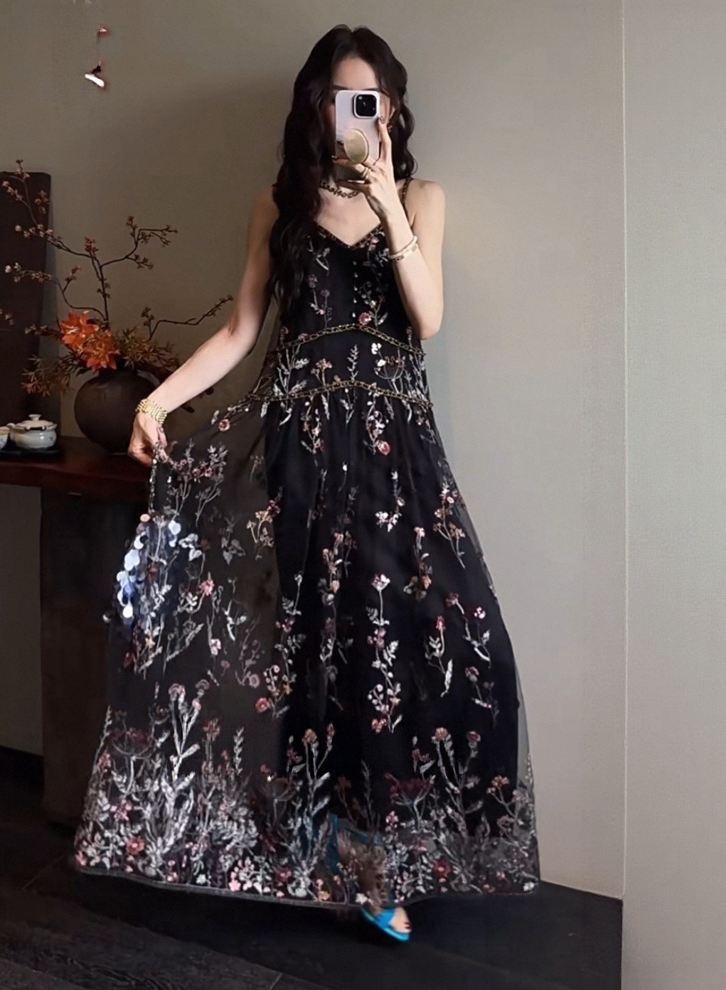 三吉黑花「9折6/29」【千枝染】重工满幅珠绣定位绣花网纱吊带裙