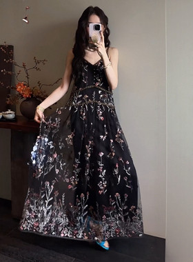 三吉黑花「9折6/29」【千枝染】重工满幅珠绣定位绣花网纱吊带裙
