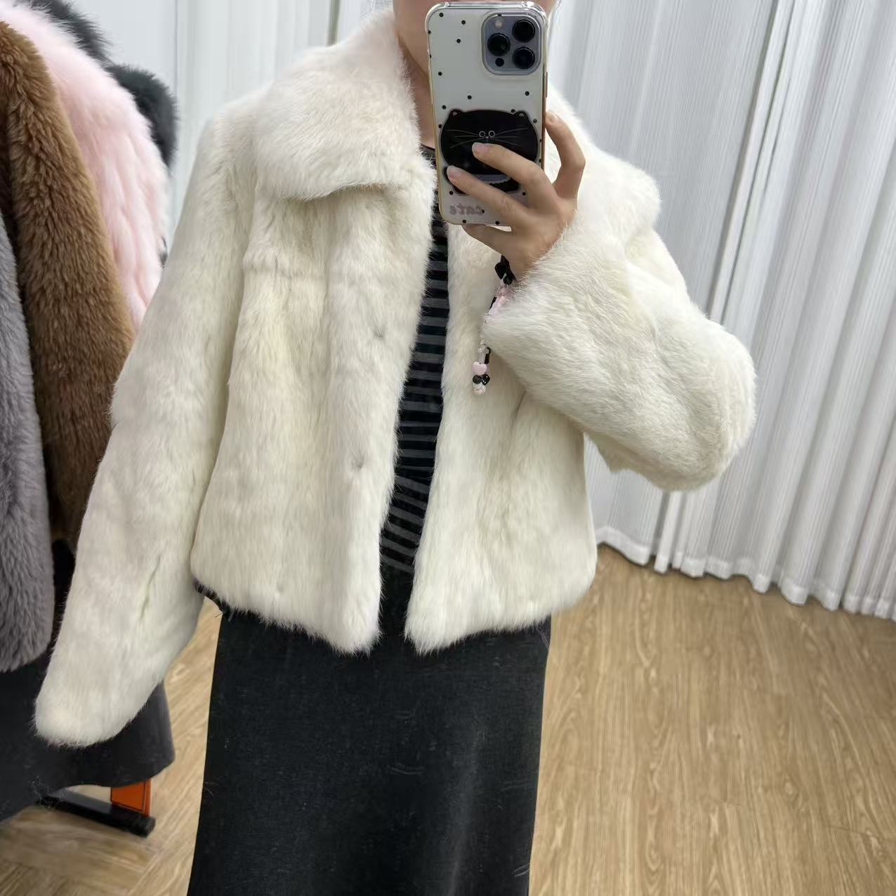 海宁女士时尚保暖兔毛整皮短款皮草外套