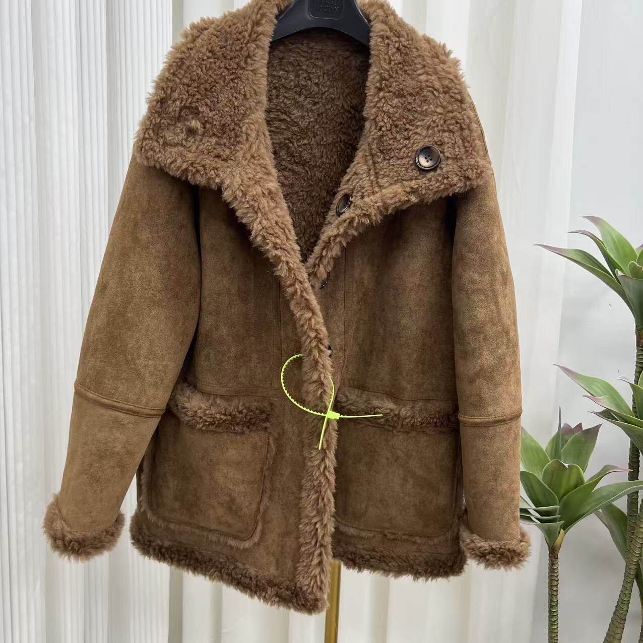 2025全羊毛两面穿时尚女士颗粒全羊毛麂皮绒保暖防风潮流外套,女装/女士精品,皮草,淘宝优惠券,粉丝福利购,淘宝优惠卷