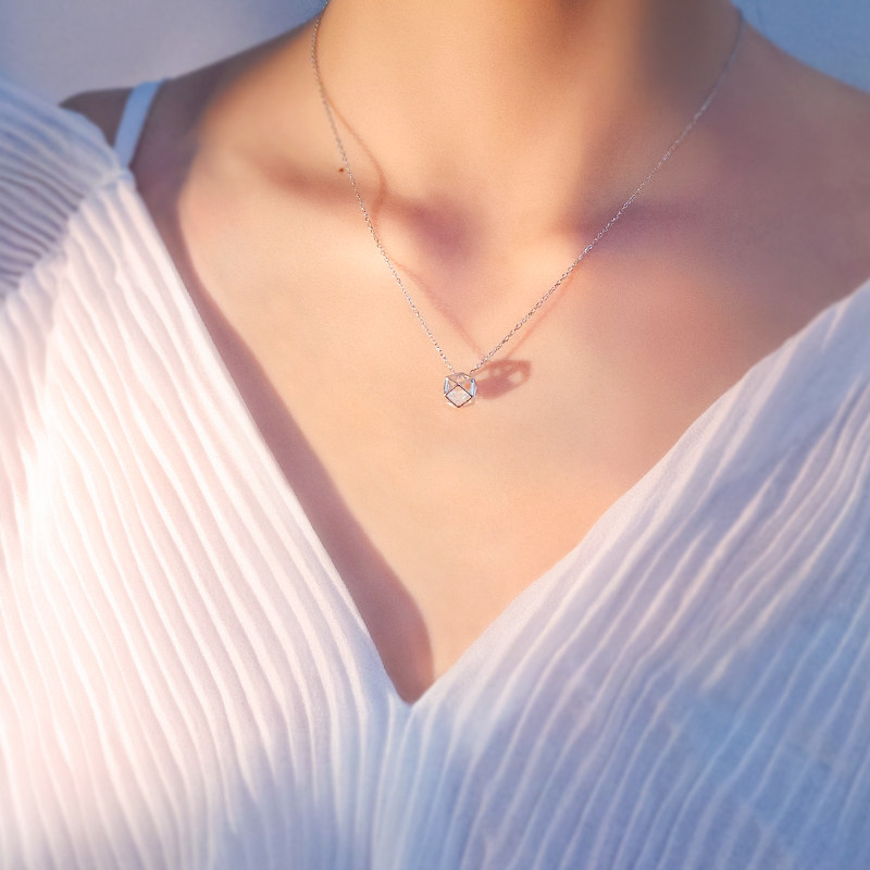 银致S925银项链女韩版简约魔方玲珑球吊坠锁骨链日韩百搭学生饰品